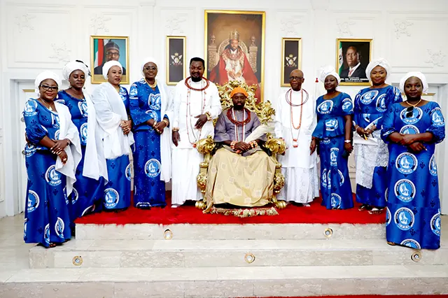 The Olu of Warri, His chiefs, immediate past President of NOWA and other NOWA members in a group photograph to commemorate the visit